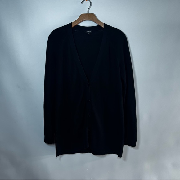 Tailbots Oversized Black V-Neck Button-Front Cardigan Minimal Chic Cozy Capsule - Picture 2 of 8